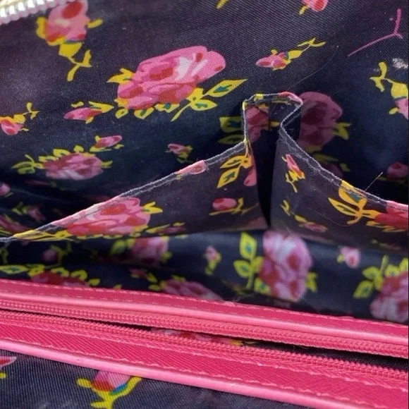 Betsey Johnson Pink&Mint Skull Clutch.NWOT - See Pics for Details- 2 Minor Flaws - Picture 4 of 13